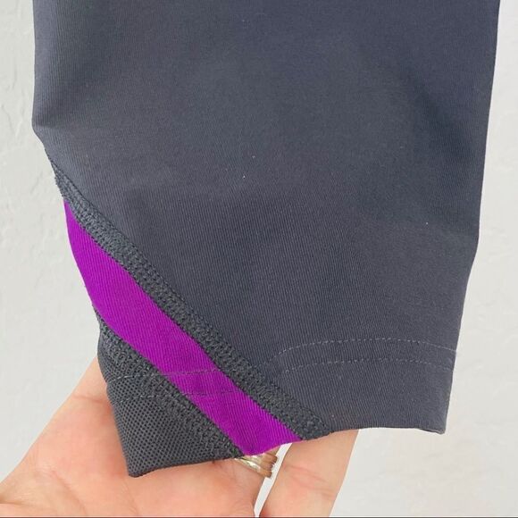Nike Dri-fit gray purple Capri legging size small - Picture 3 of 6